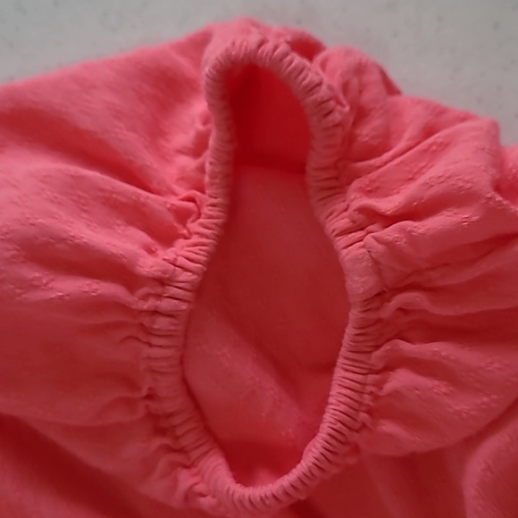 Crown & Ivy Coral V-neck Textured Blouse size 3X - Picture 5 of 7